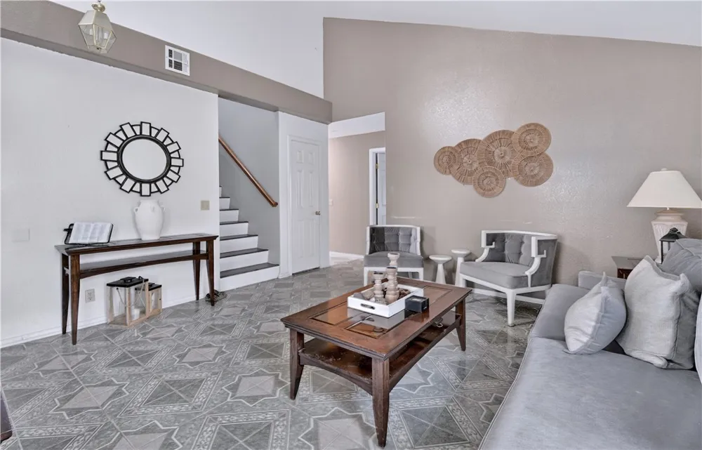 834 E Avenue J6 Lancaster, CA 93535