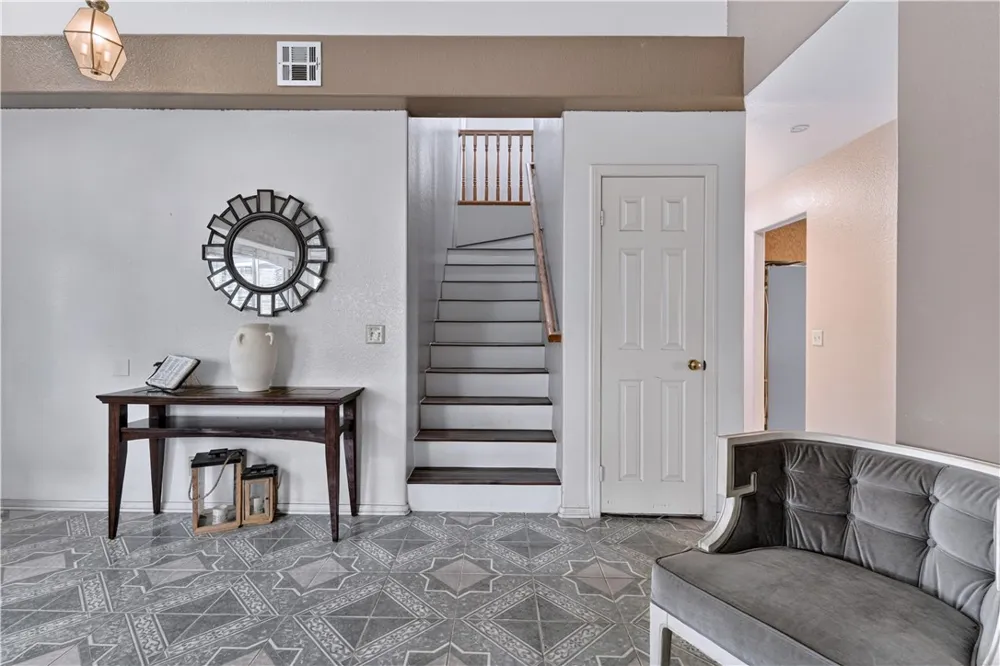 834 E Avenue J6 Lancaster, CA 93535