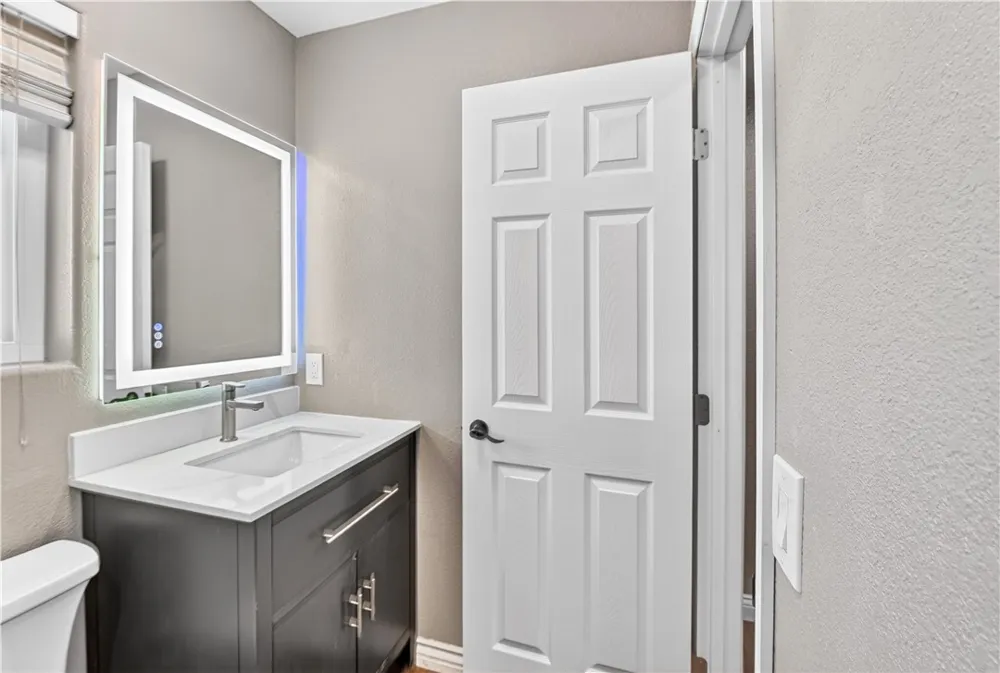 834 E Avenue J6 Lancaster, CA 93535