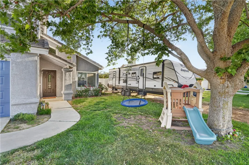 834 E Avenue J6 Lancaster, CA 93535