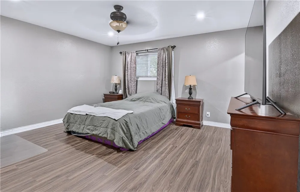 834 E Avenue J6 Lancaster, CA 93535
