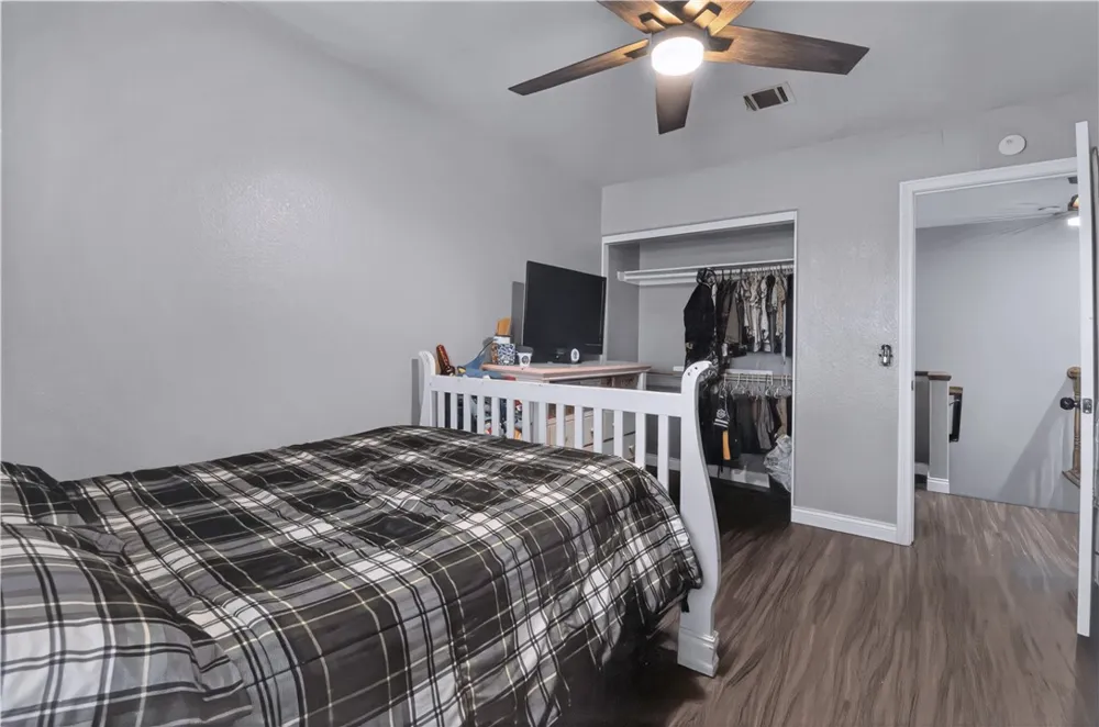 834 E Avenue J6 Lancaster, CA 93535