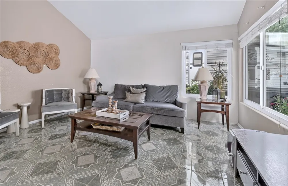 834 E Avenue J6 Lancaster, CA 93535
