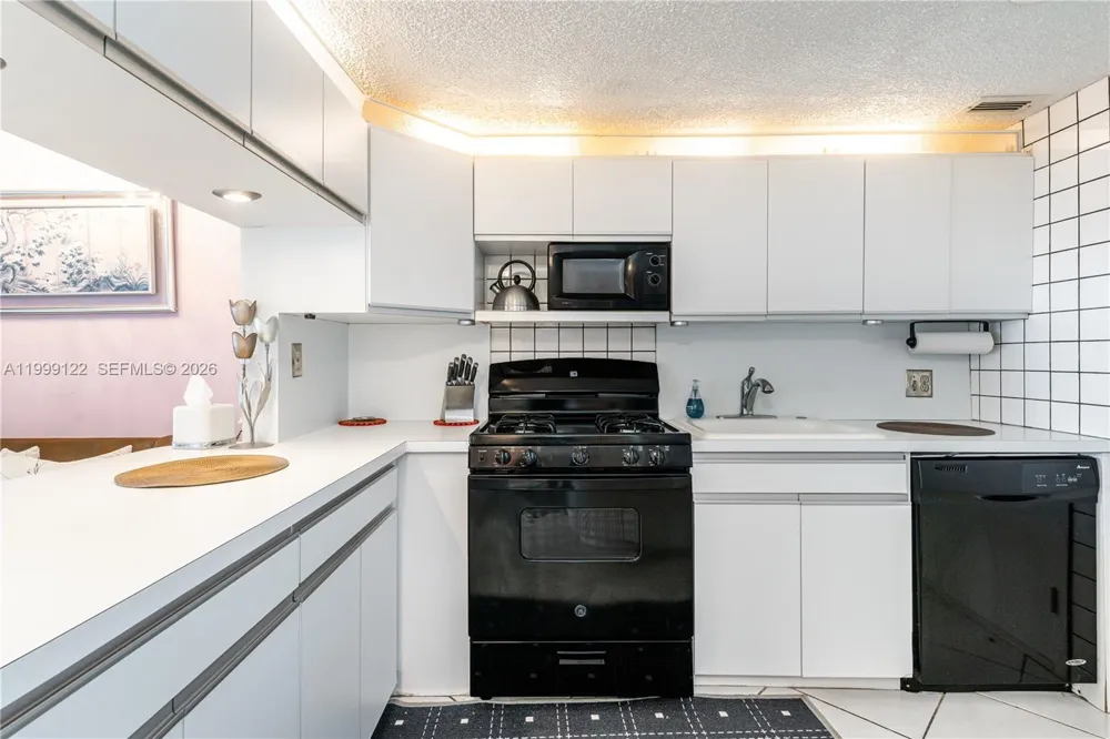 2030 S Ocean Dr #1903 Hallandale Beach, FL 33009