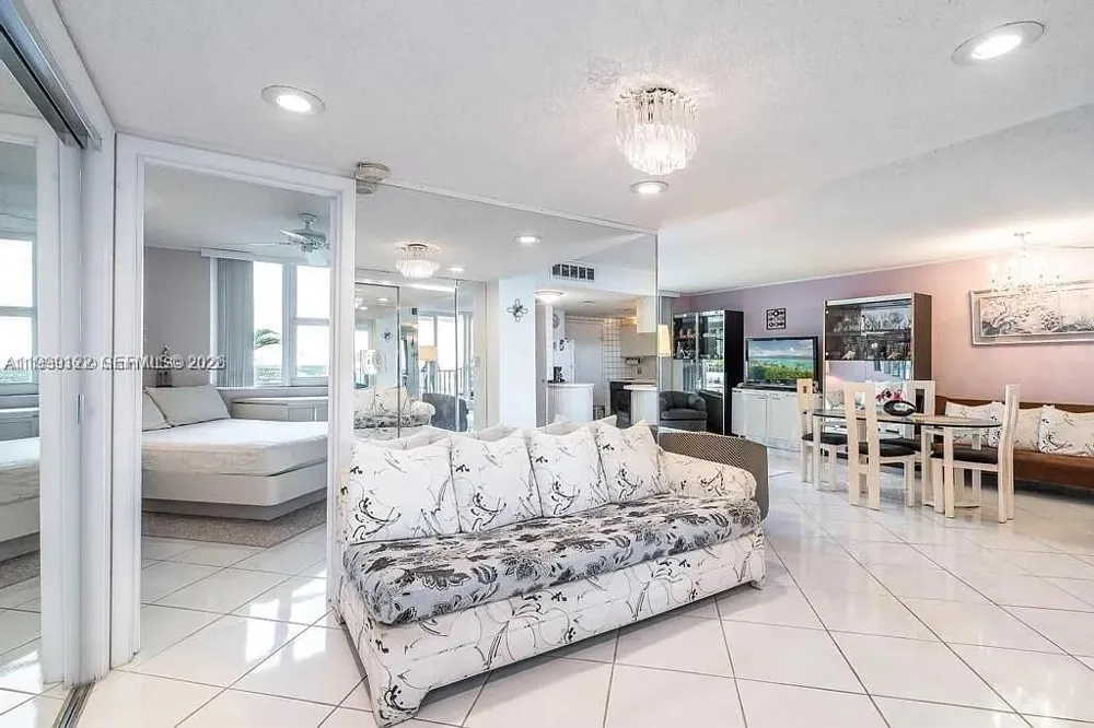 2030 S Ocean Dr #1903 Hallandale Beach, FL 33009