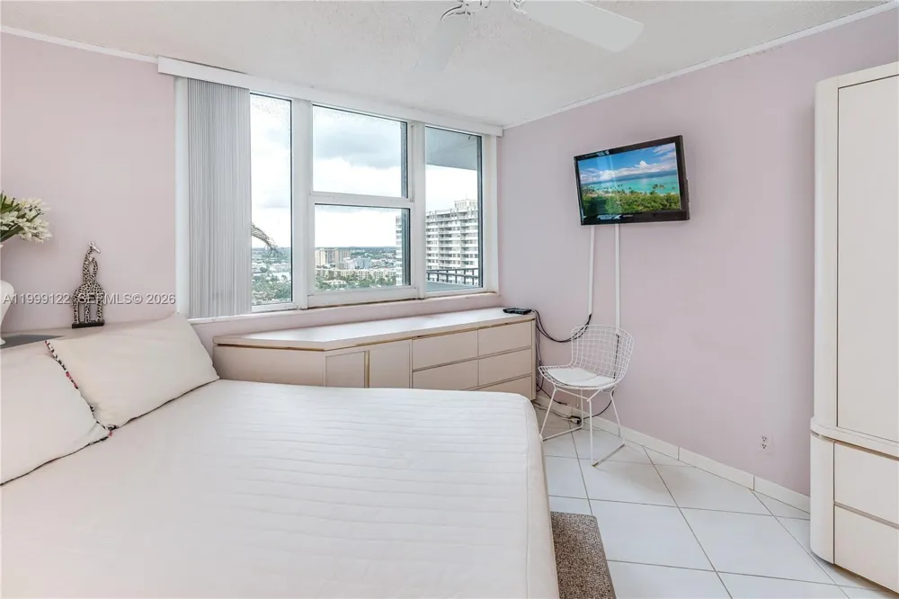 2030 S Ocean Dr #1903 Hallandale Beach, FL 33009