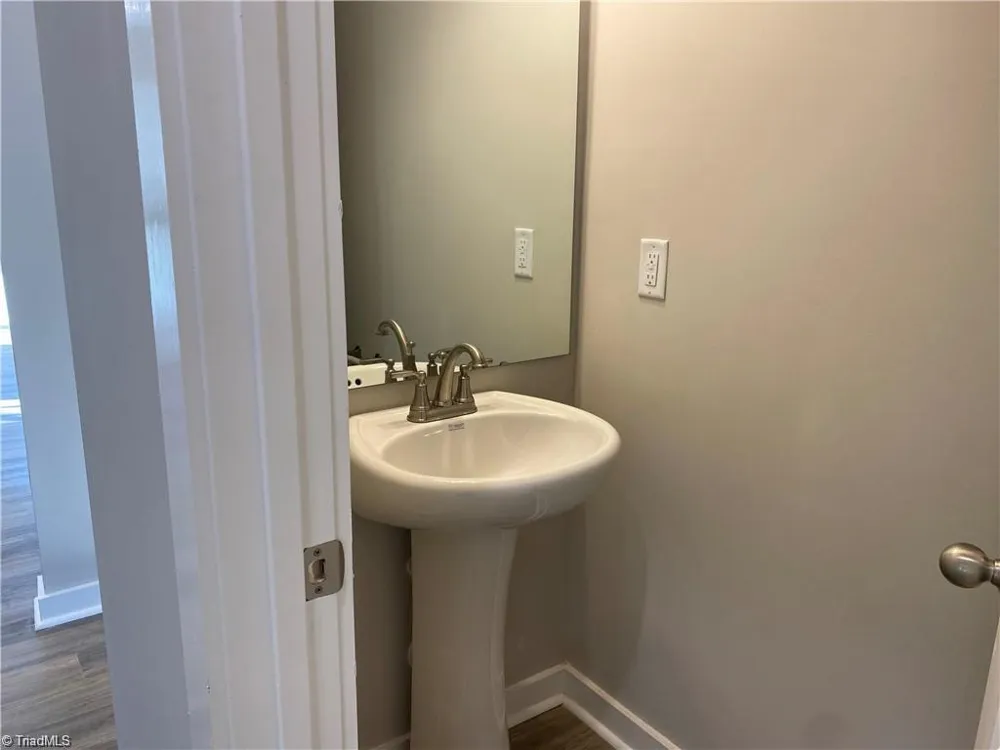 1016 Fairfield Drive Yadkinville, NC 27055