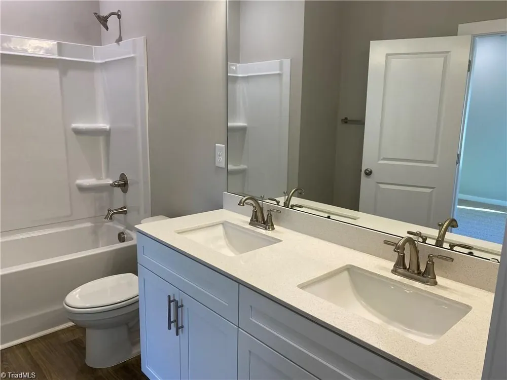 1016 Fairfield Drive Yadkinville, NC 27055