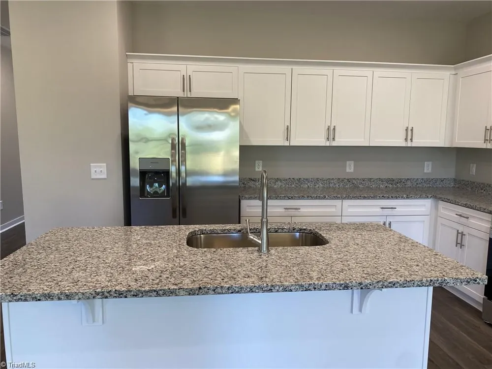413 E Lee Avenue Yadkinville, NC 27055