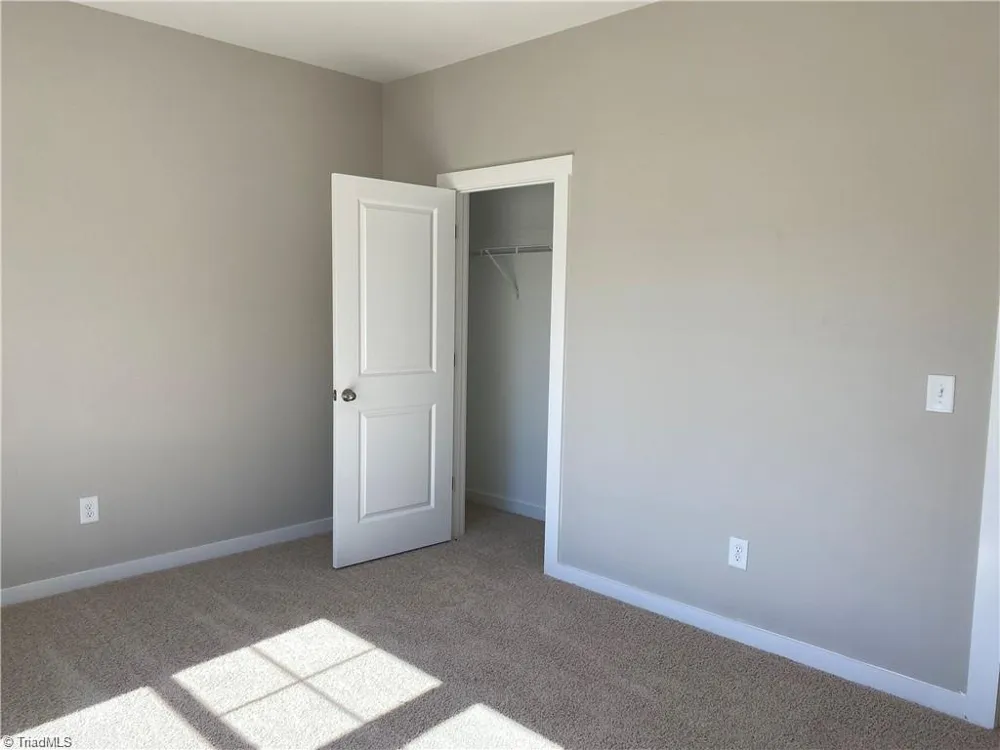 413 E Lee Avenue Yadkinville, NC 27055