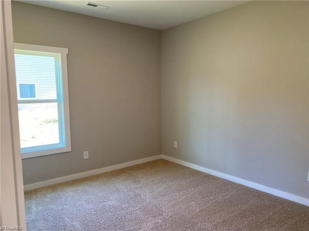 413 E Lee Avenue Yadkinville, NC 27055
