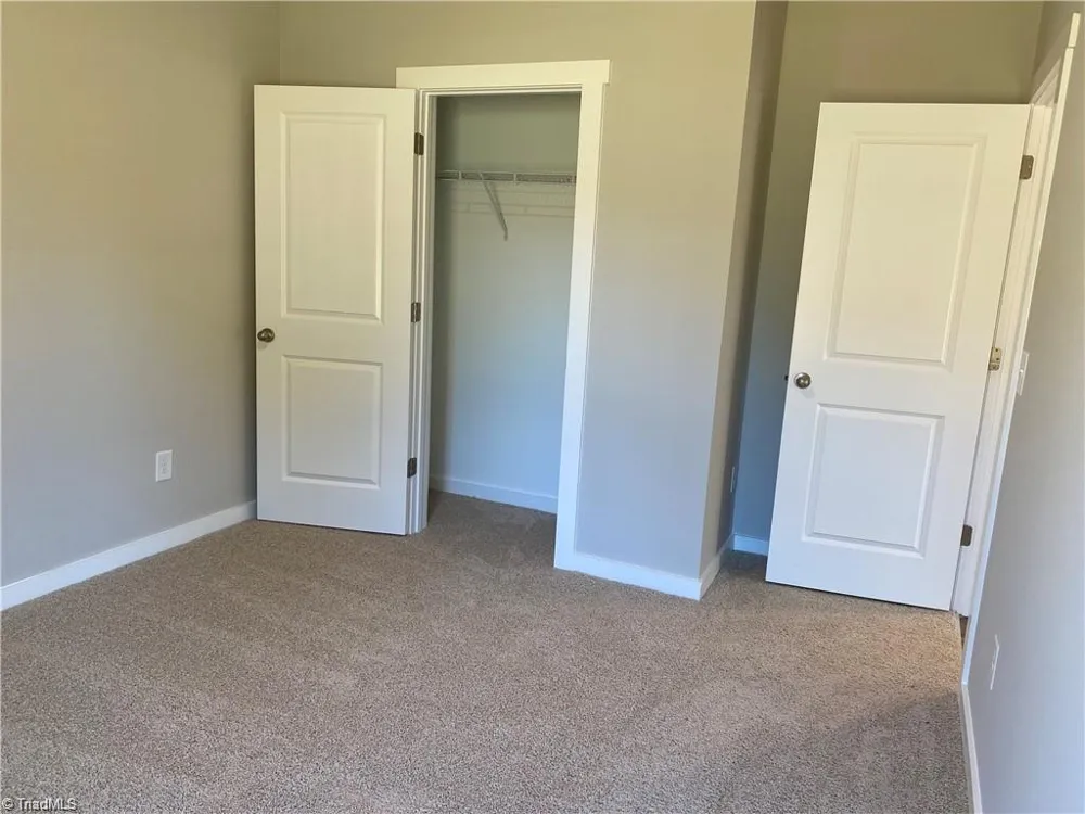 413 E Lee Avenue Yadkinville, NC 27055