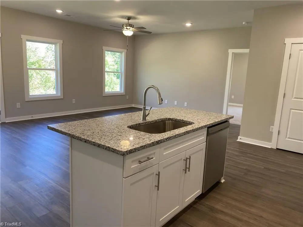 413 E Lee Avenue Yadkinville, NC 27055