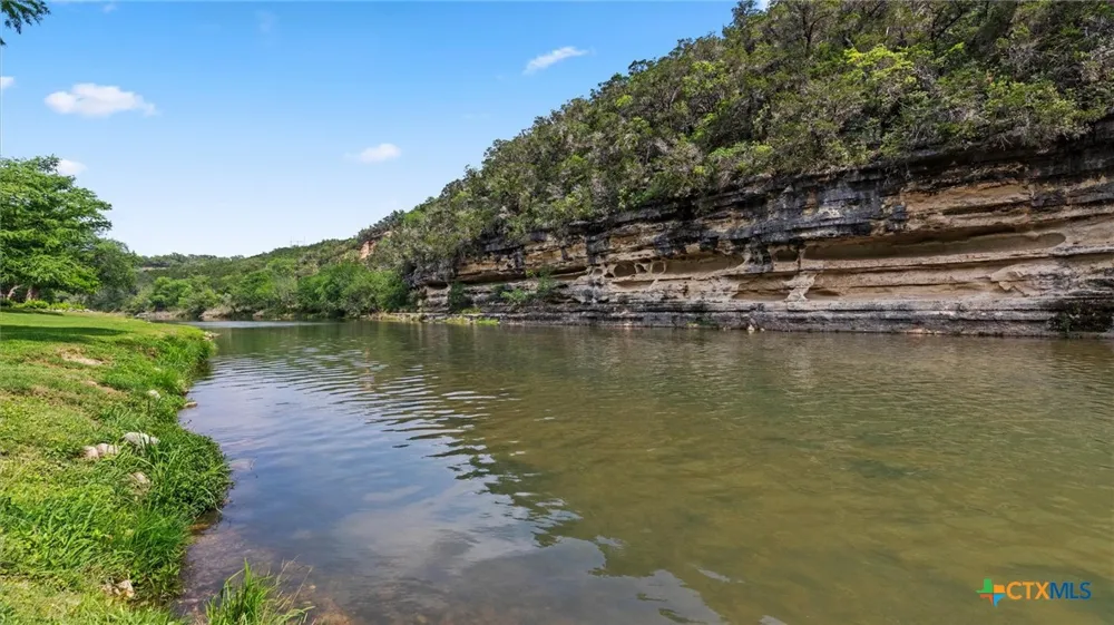 540 River Run #113 New Braunfels, TX 78132