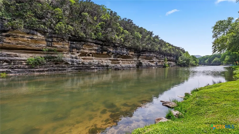 540 River Run #113 New Braunfels, TX 78132