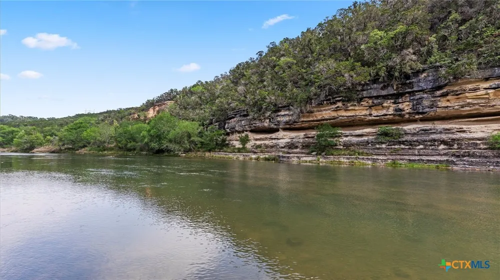 540 River Run #113 New Braunfels, TX 78132