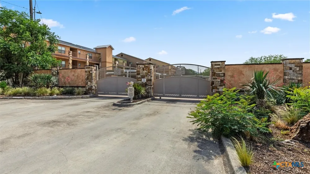 540 River Run #113 New Braunfels, TX 78132