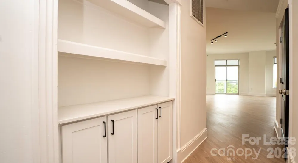 4300 Sharon Road #E Charlotte, NC 28211