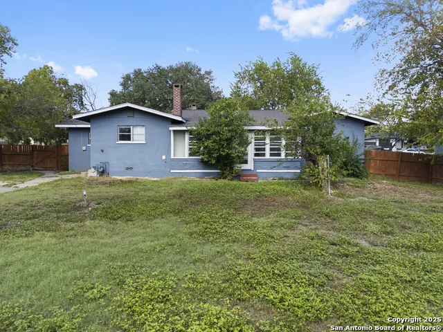 1100 GARRATY RD Terrell Hills, TX 78209