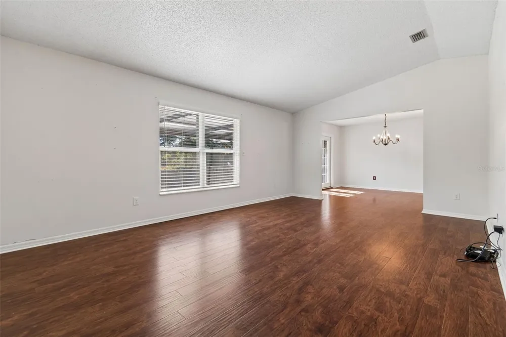 2620 GIANT PLACE Seffner, FL 33584