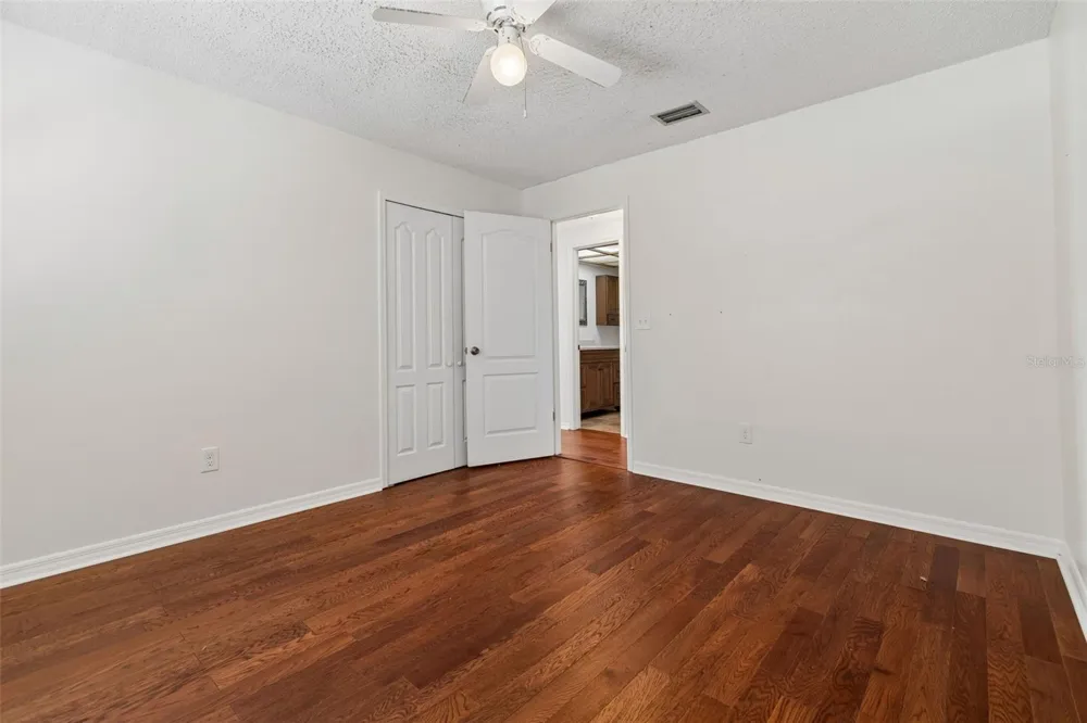 2620 GIANT PLACE Seffner, FL 33584