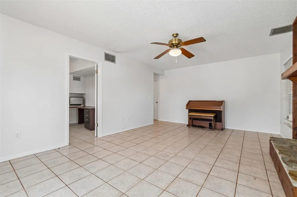 2620 GIANT PLACE Seffner, FL 33584
