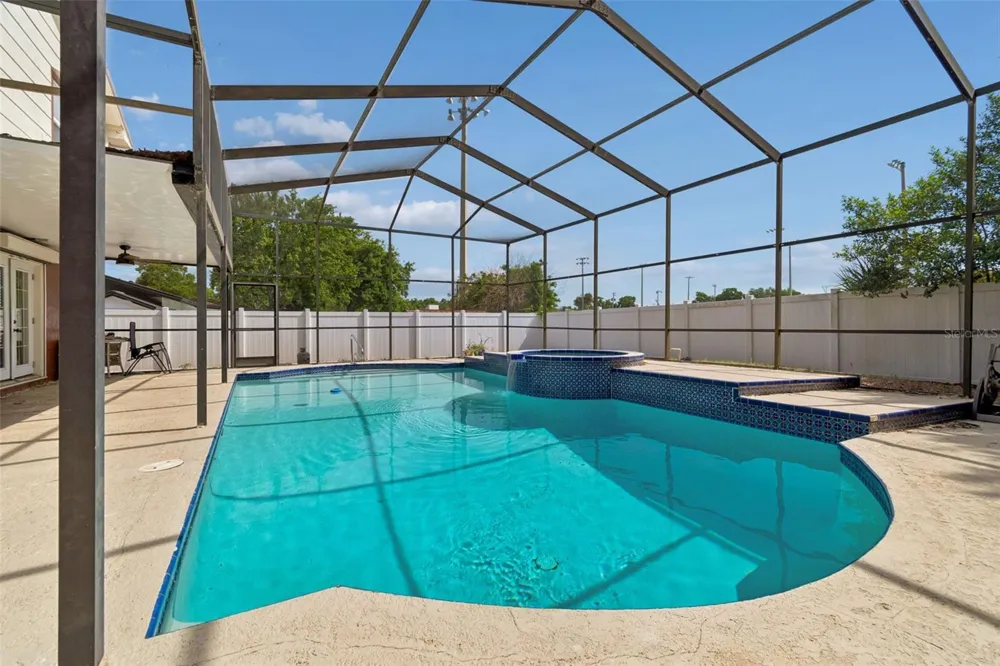2620 GIANT PLACE Seffner, FL 33584
