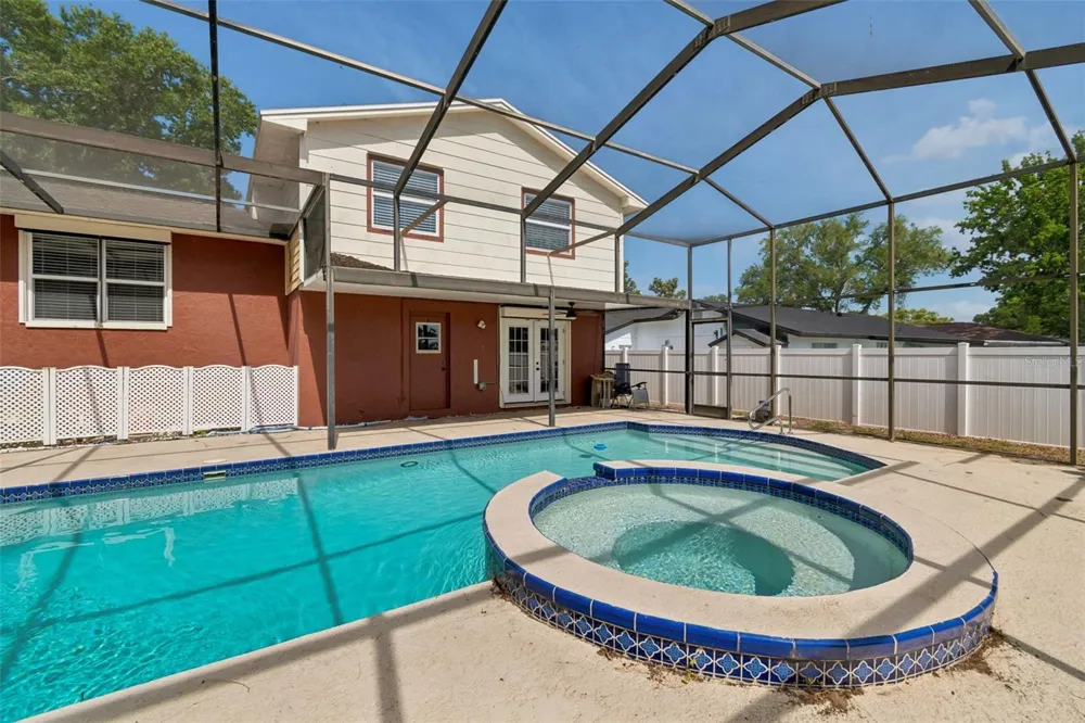 2620 GIANT PLACE Seffner, FL 33584