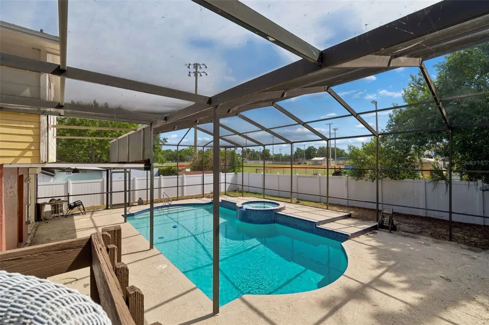 2620 GIANT PLACE Seffner, FL 33584