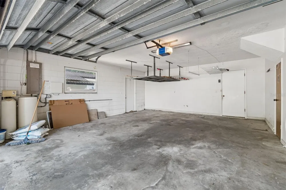 2620 GIANT PLACE Seffner, FL 33584