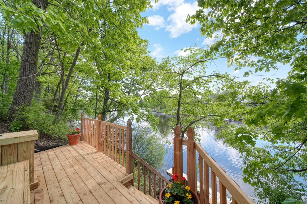 10771 Woodbrook Drive Cement City, MI 49233