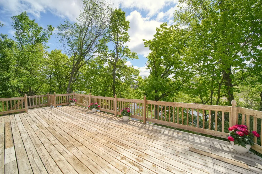 10771 Woodbrook Drive Cement City, MI 49233