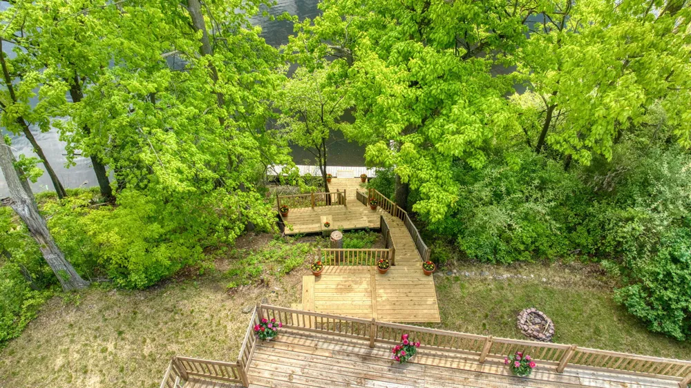 10771 Woodbrook Drive Cement City, MI 49233