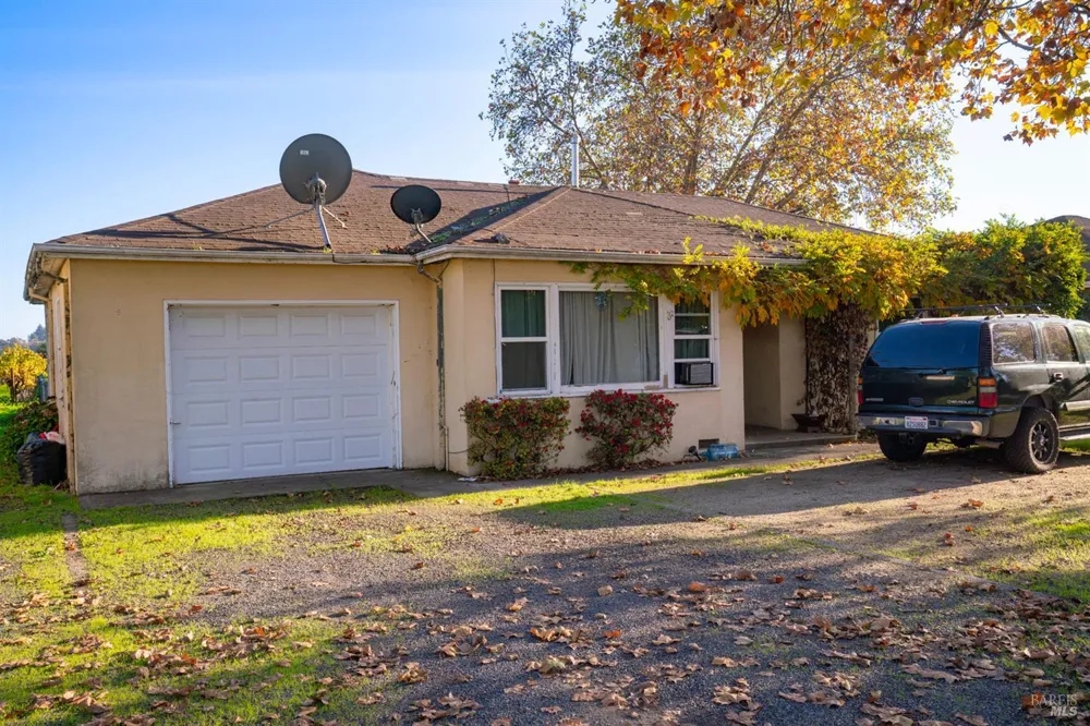 1135 Galleron Road St. Helena, CA 94574