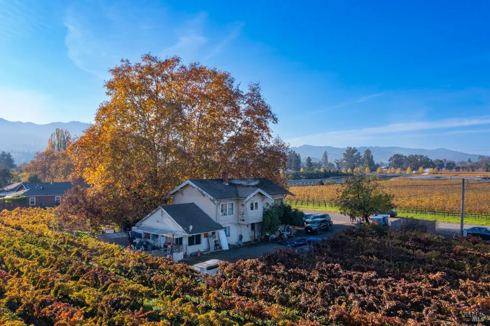 1135 Galleron Road St. Helena, CA 94574