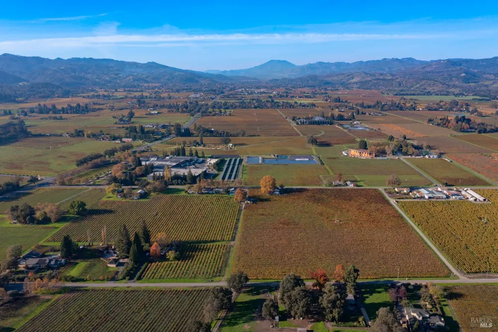 1135 Galleron Road St. Helena, CA 94574