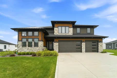 9343 Iris Drive
