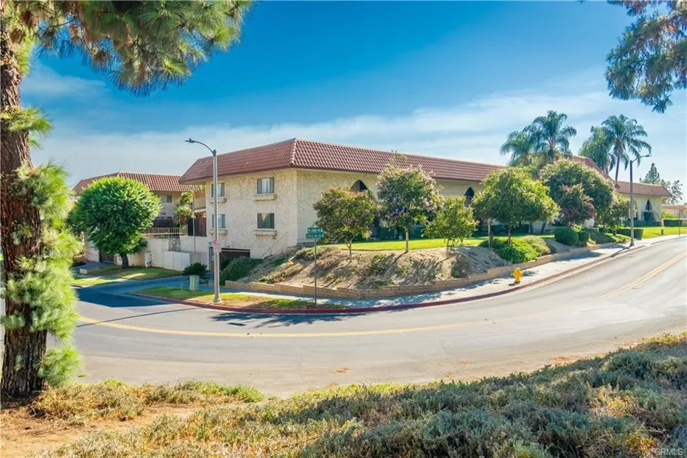 1000 Central #19 Riverside, CA 92507