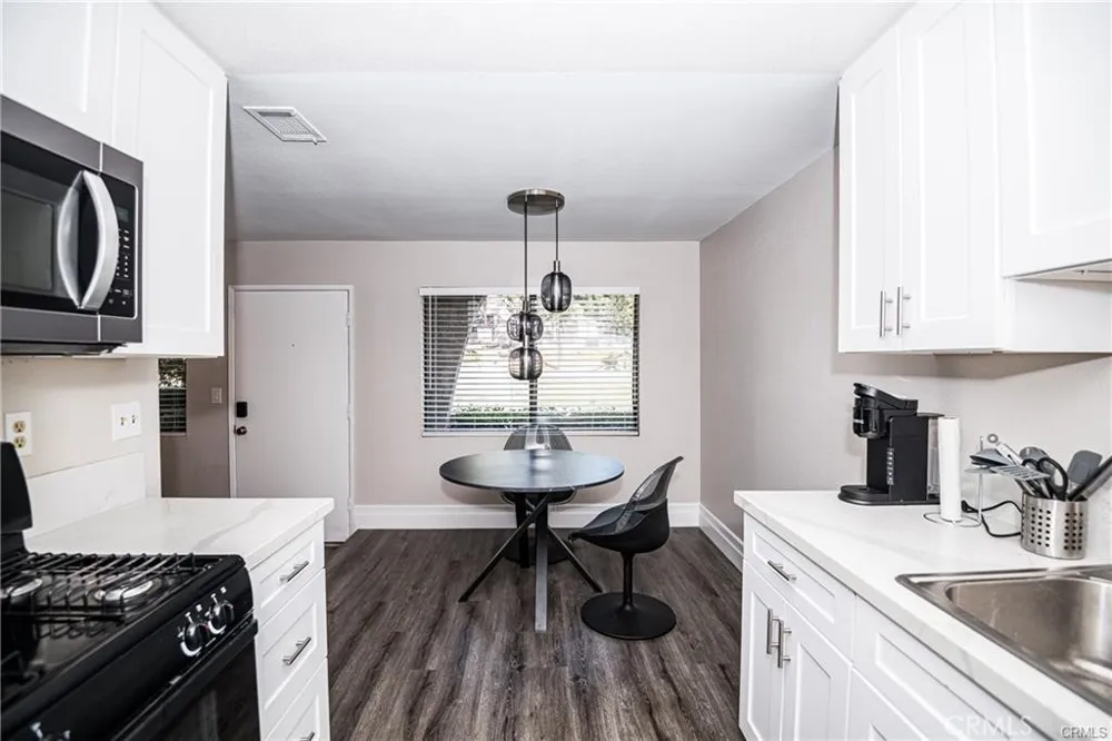 1000 Central #19 Riverside, CA 92507