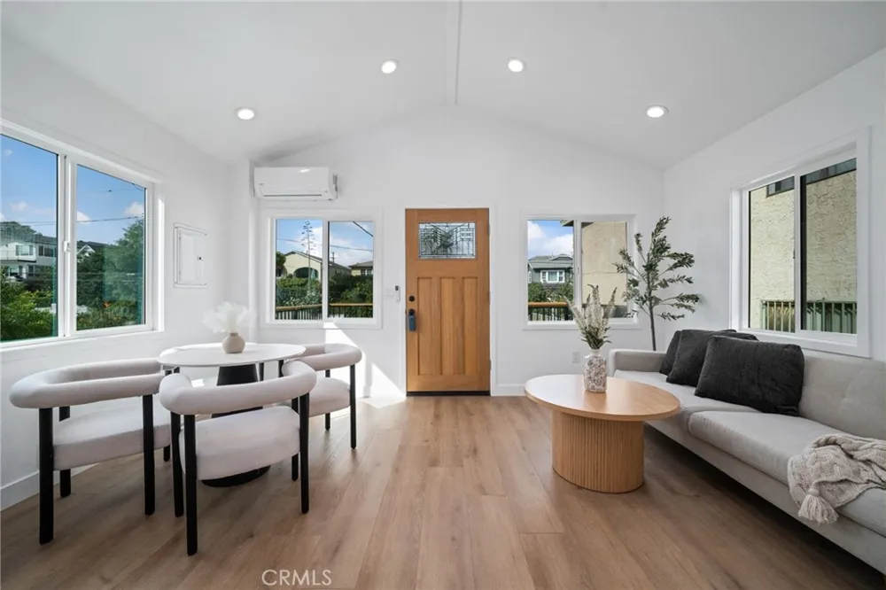 739 W 2nd San Pedro, CA 90731
