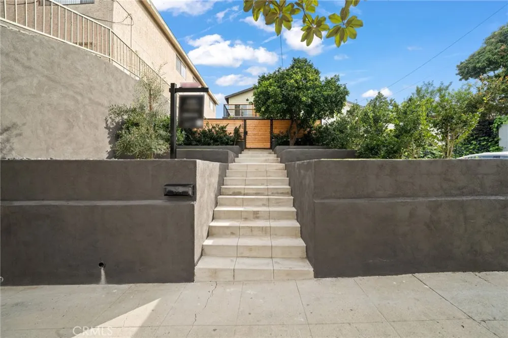 739 W 2nd San Pedro, CA 90731