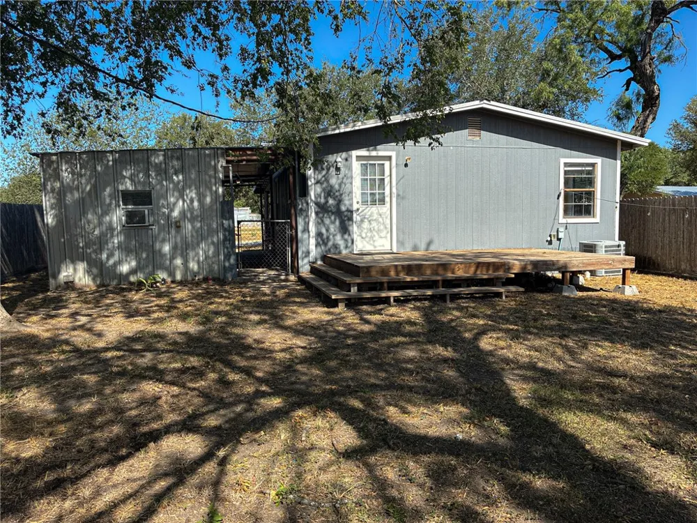 Address Not Shown Three Rivers, TX 78071