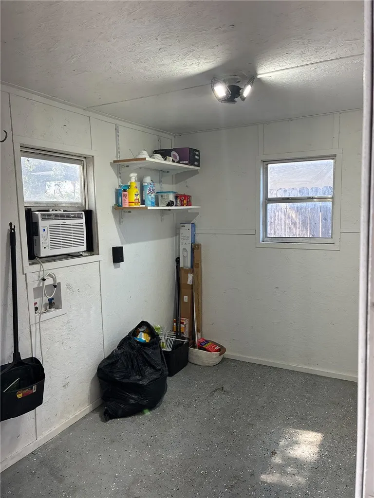 Address Not Shown Three Rivers, TX 78071