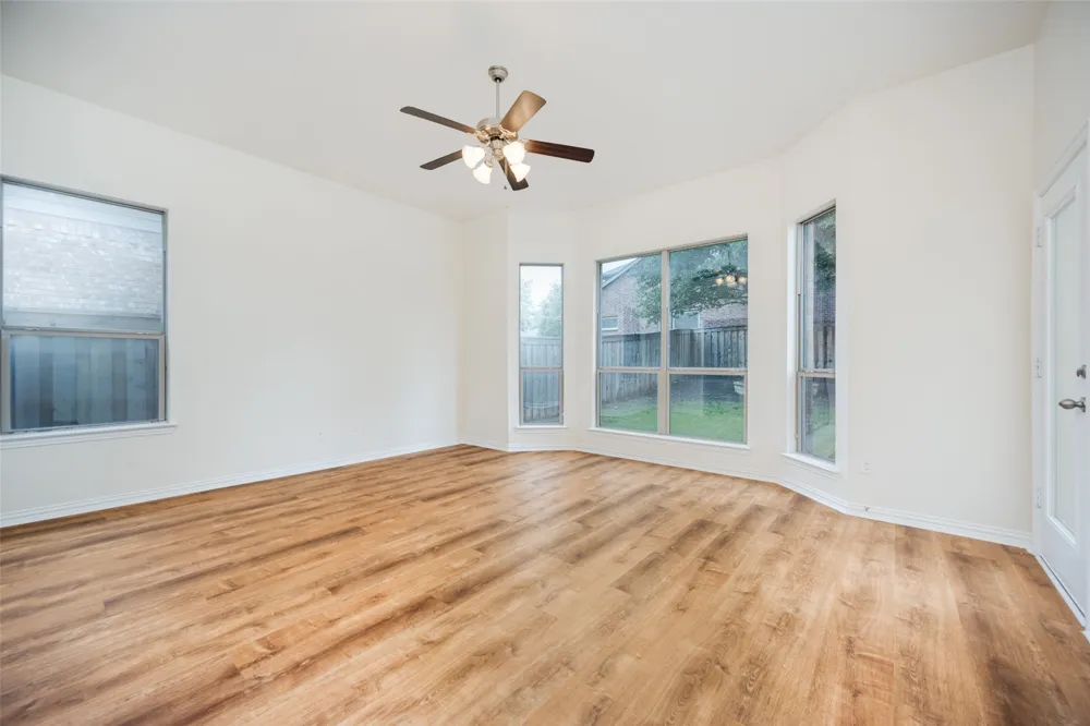 342 Manchester Drive Roanoke, TX 76262