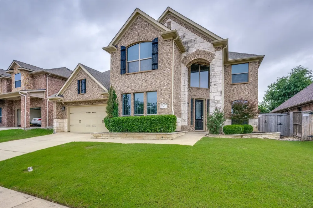 342 Manchester Drive Roanoke, TX 76262