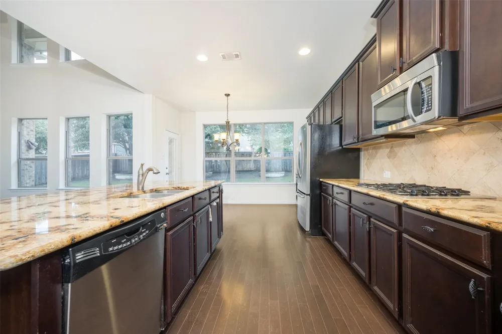 342 Manchester Drive Roanoke, TX 76262