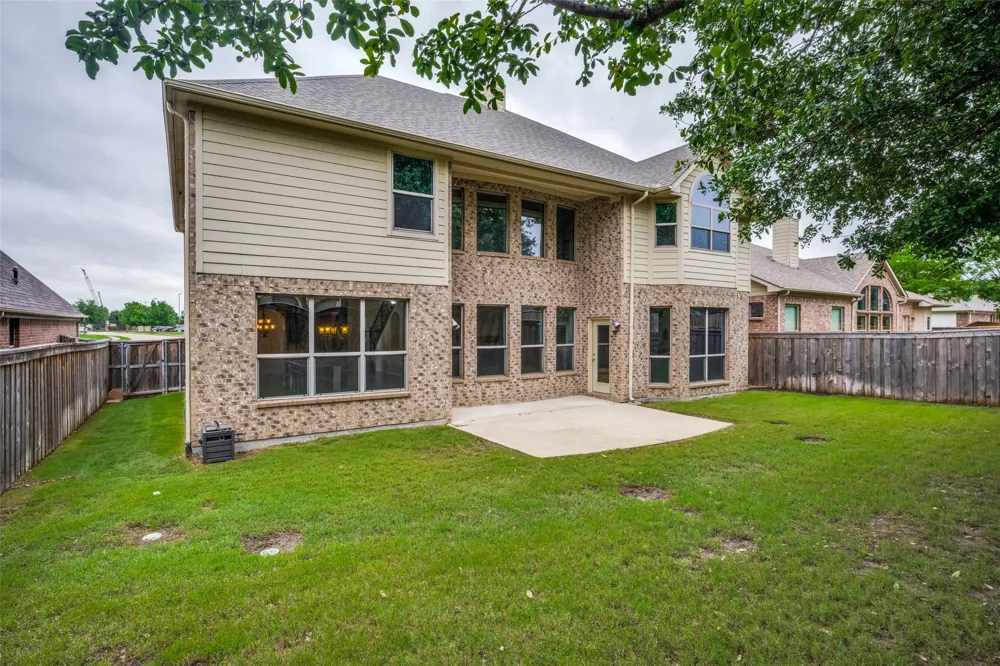 342 Manchester Drive Roanoke, TX 76262