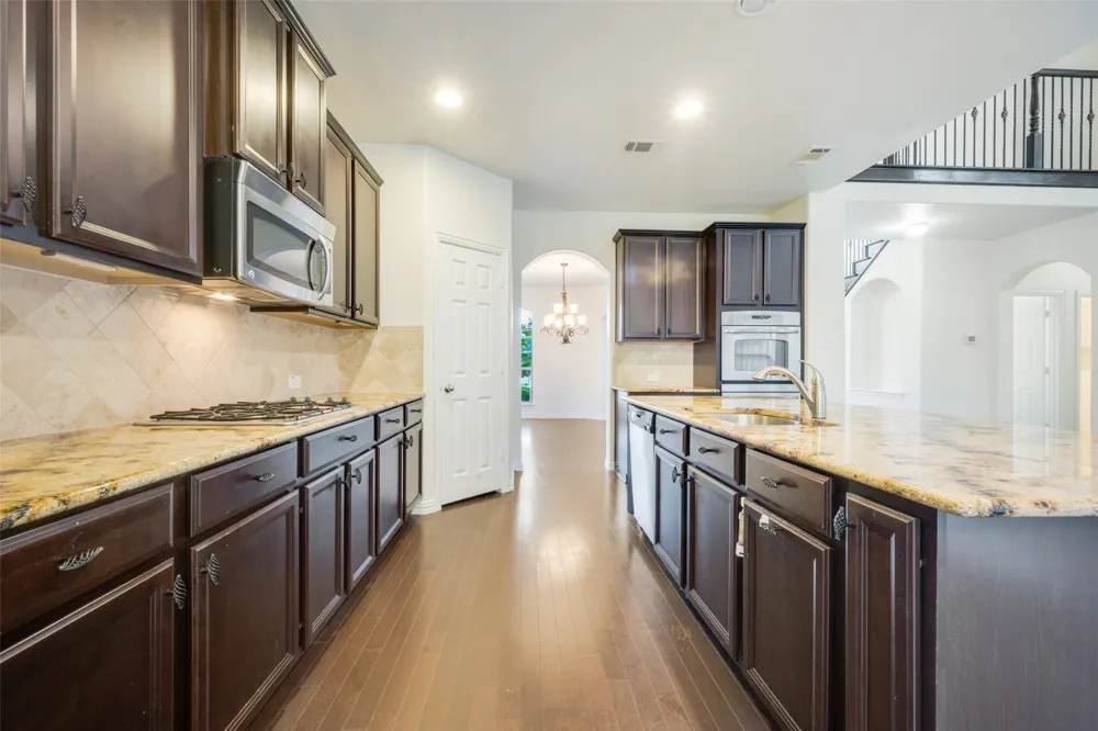 342 Manchester Drive Roanoke, TX 76262