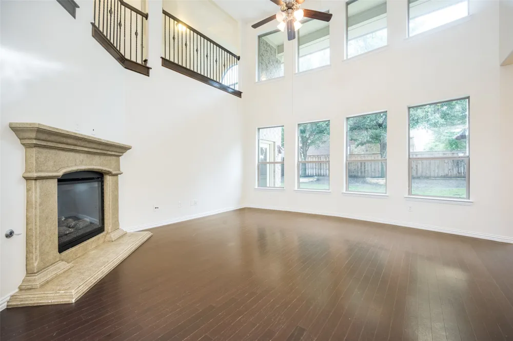 342 Manchester Drive Roanoke, TX 76262