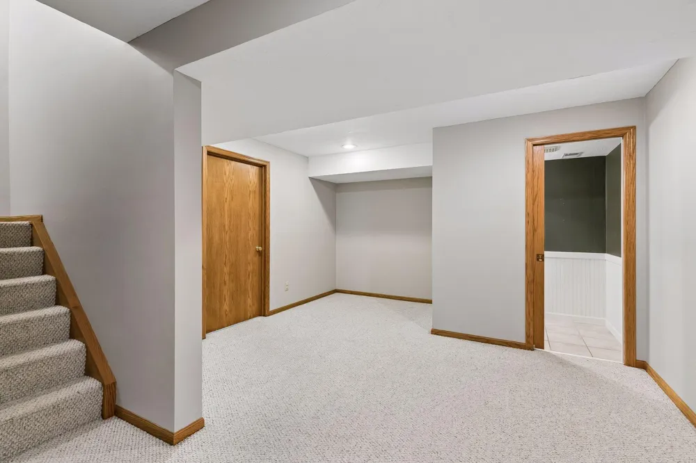 1745 1st Avenue SE New Prague, MN 56071